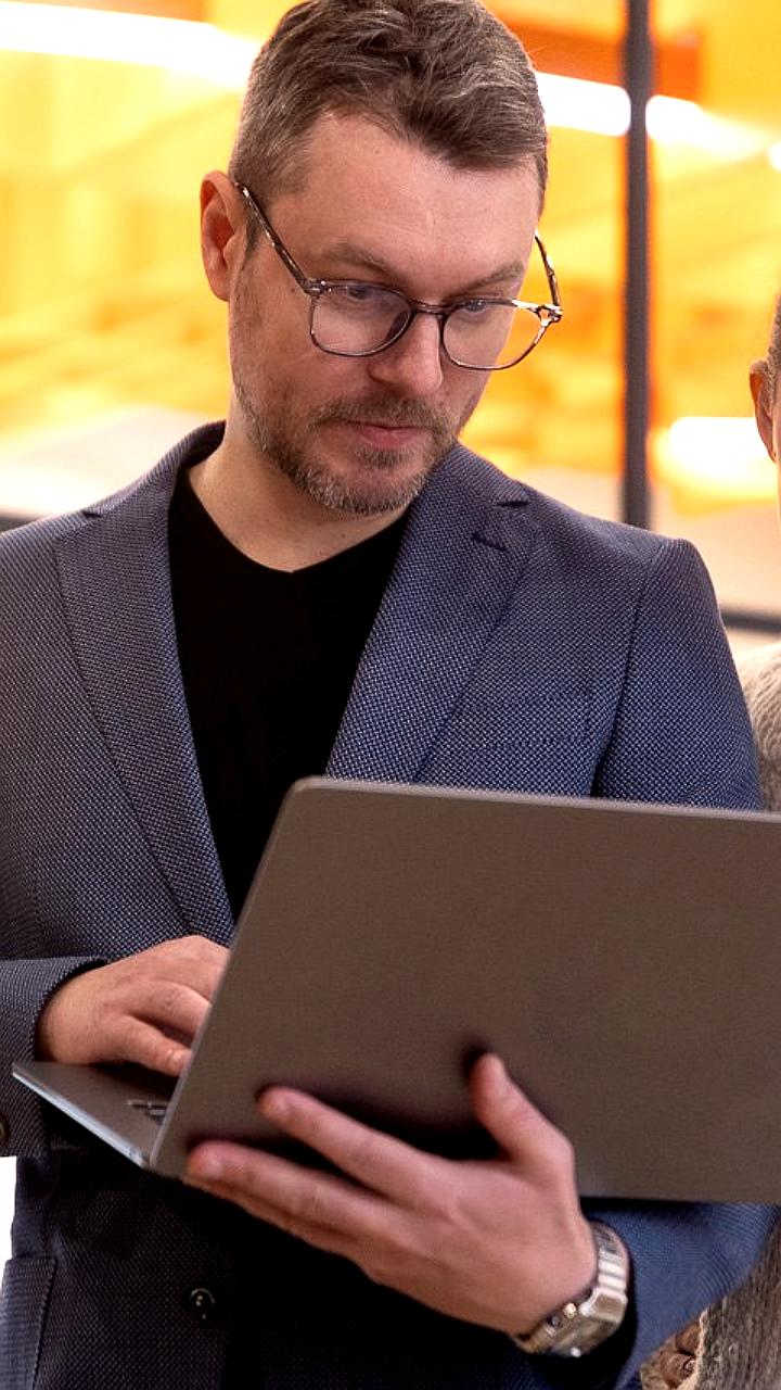 Рост интереса к нейросетям среди свердловчан старше 55 лет