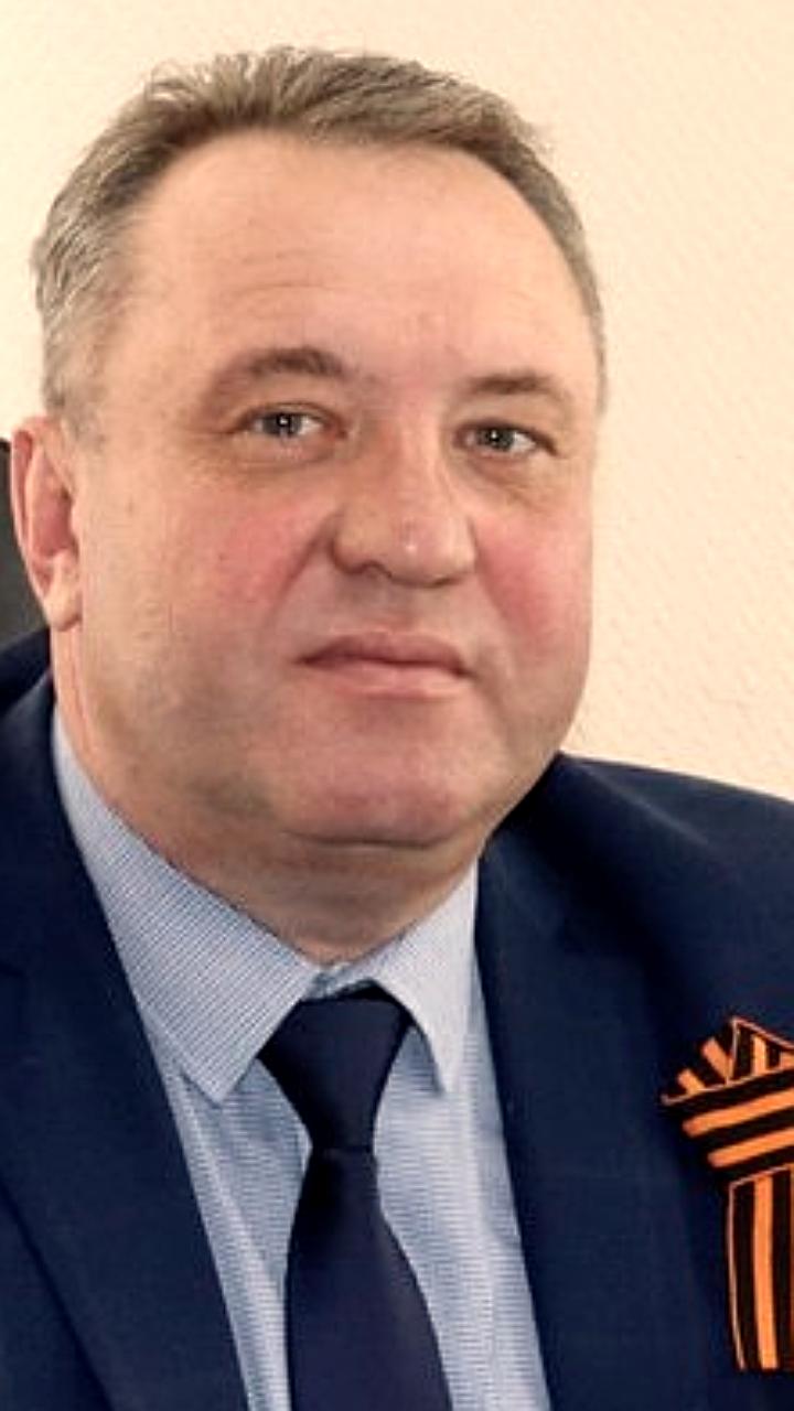 Изменения в руководстве: Владимир Чихирёв покинул пост главы Отрадного, Михаил Гордиенко переизбран в Воробьевском районе