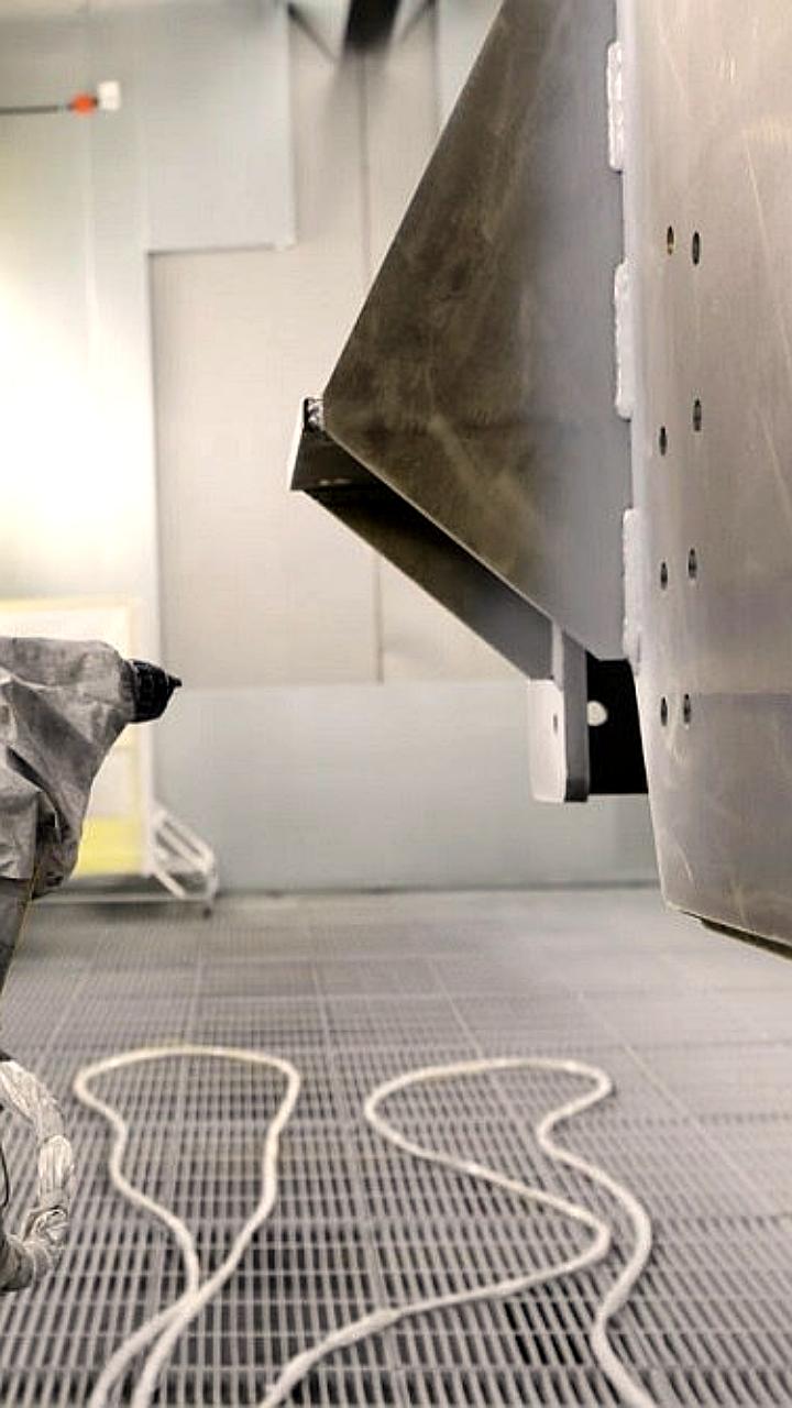 Ростсельмаш запускает новую окрасочную линию на тракторном заводе