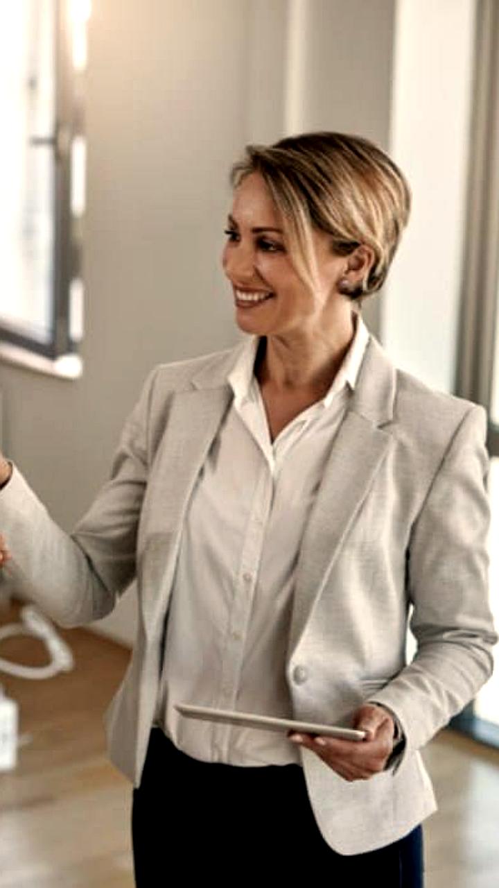 Рост доходов риелторов в России в 2025 году: 49% отметили увеличение