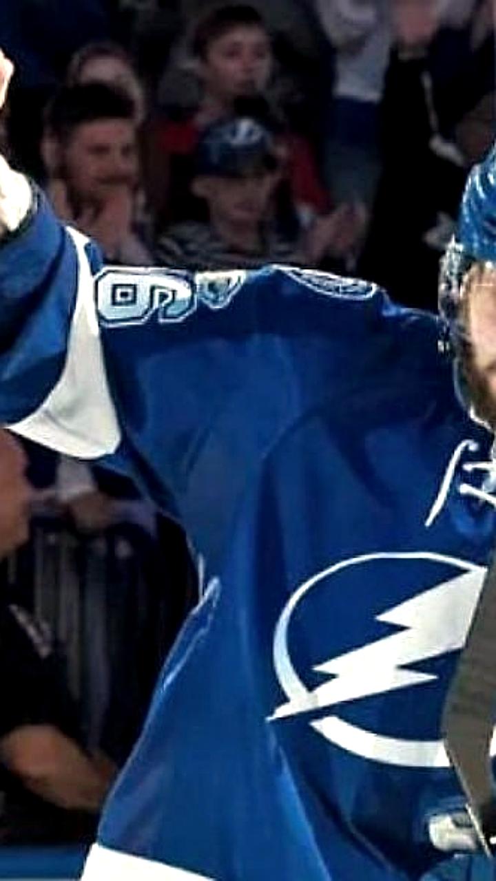 Кучеров и Барбашев блестят в матче Тампы против Вегаса