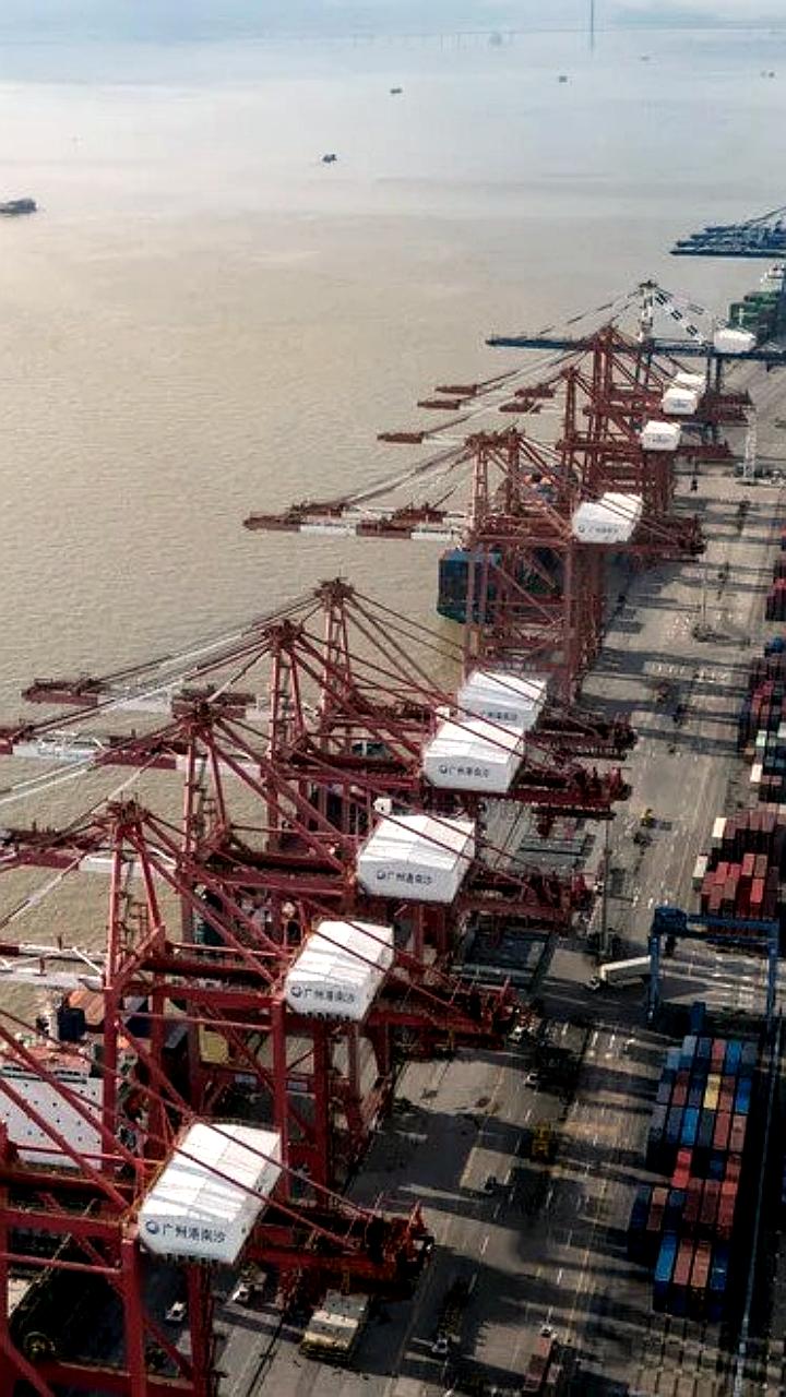 Экспорт Китая сократился на 1,1% в октябре 2025 года на фоне торговой войны с США