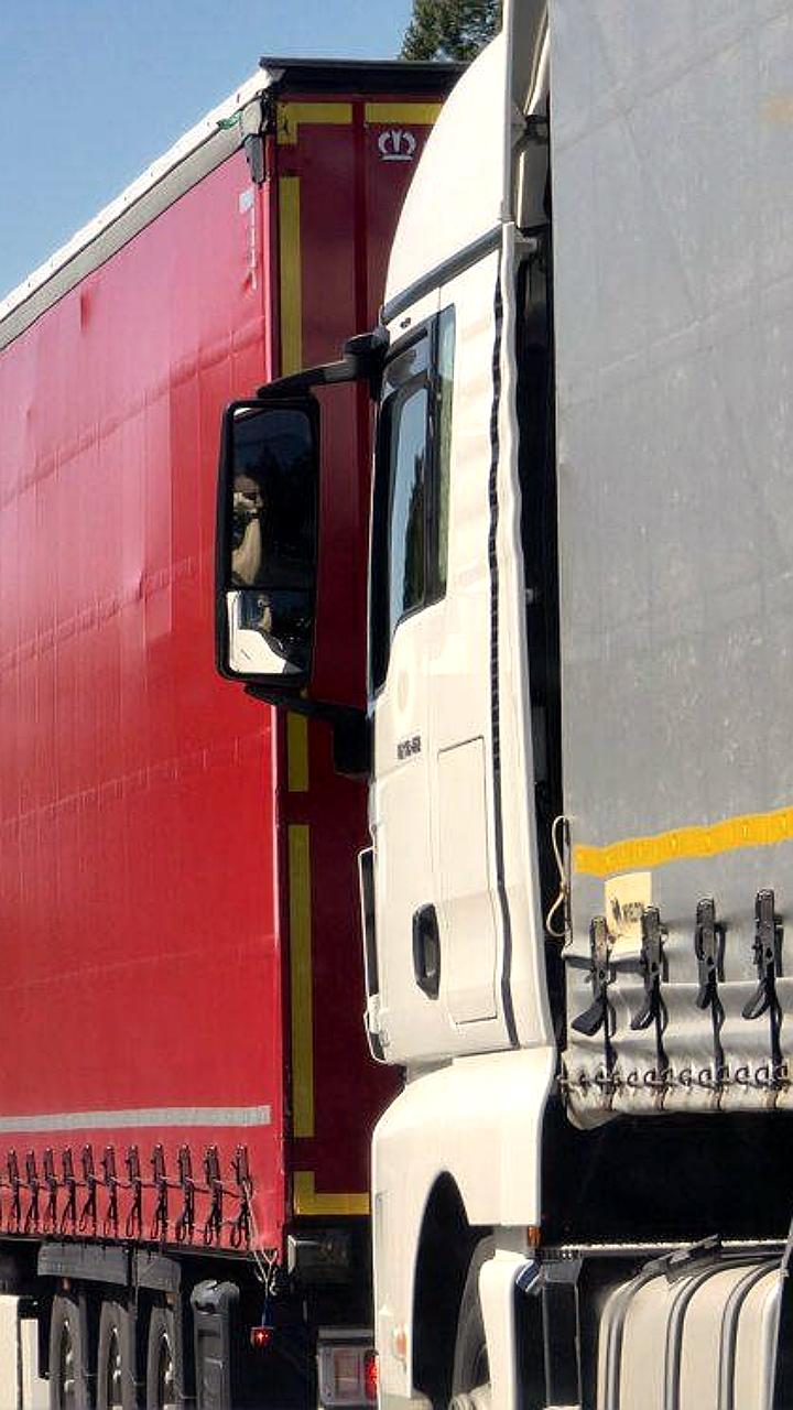 Беларусь и Турция внедряют безвизовый режим для перевозчиков, Казахстан призывает соблюдать правила пребывания в России