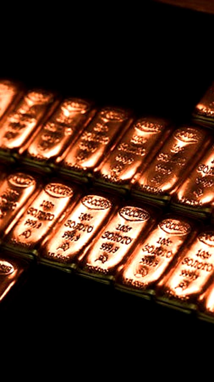 Золото поднимается выше 4 тыс. за унцию на фоне ожиданий данных по занятости в США