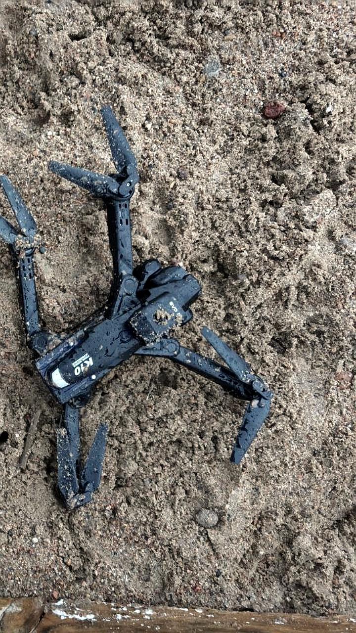 На Васильевском острове найден подозрительный предмет, оказавшийся детским дроном