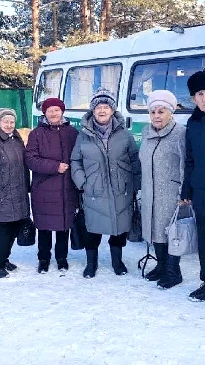 Мобильные бригады помогают пожилым и инвалидам в Алтайском крае и Амурской области