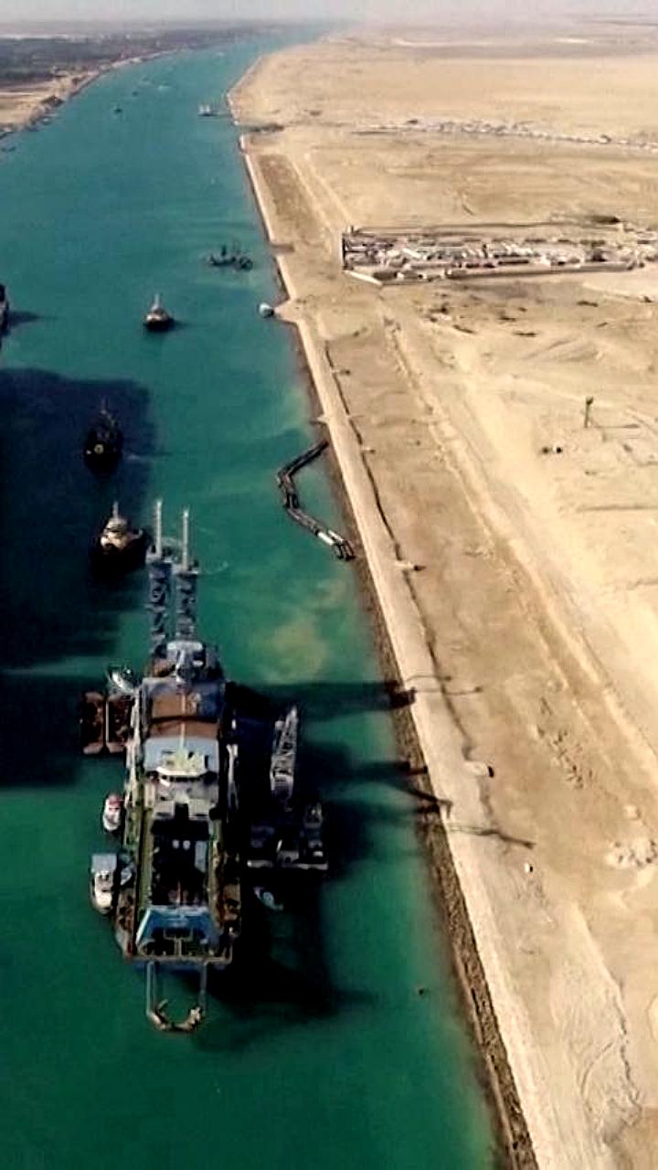 Прохождение судов через Суэцкий канал увеличилось на 10% благодаря снижению напряженности в регионе