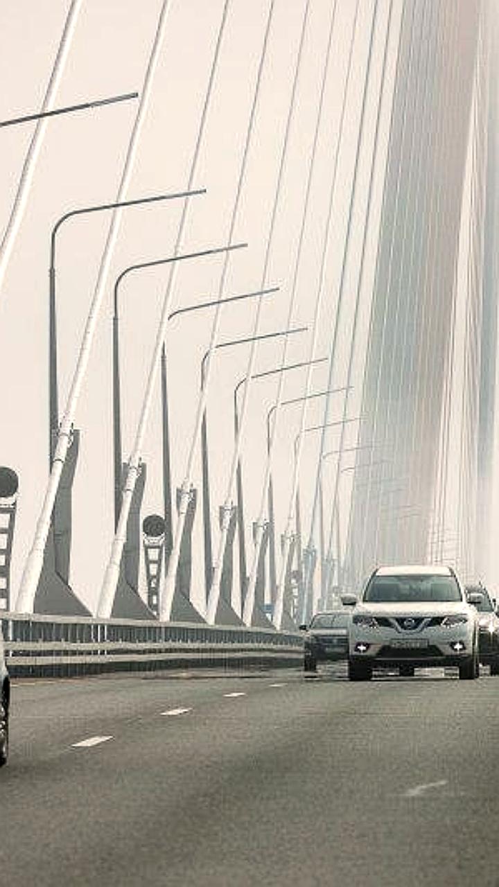 Два водителя оштрафованы за нарушение запрета на проезд электромобилей по Крымскому мосту