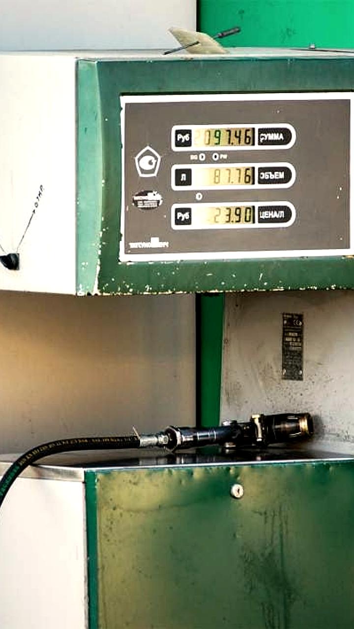 АЗС России продолжают терпеть убытки из-за низких цен на бензин