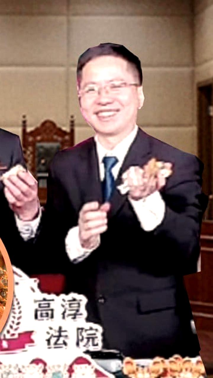 Суд в Нанкине провел лайвстрим продажи крабов для помощи должнице