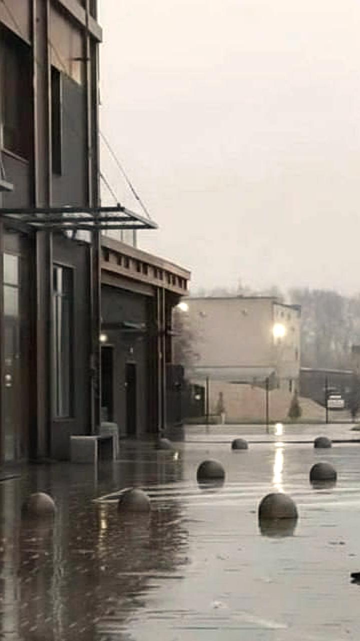 Тюменец 1961 года рождения погиб при падении с четвертого этажа