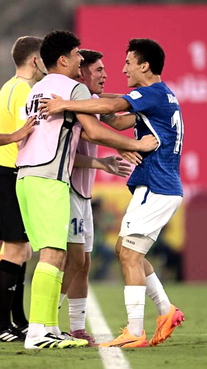 Юношеская сборная Узбекистана одерживает победу над Парагваем на чемпионате мира