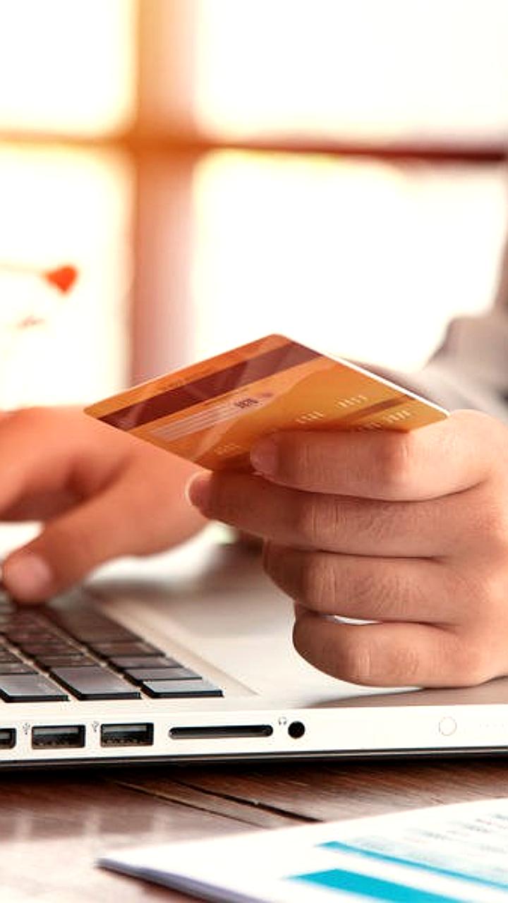 В России введут лимит на количество банковских карт для граждан