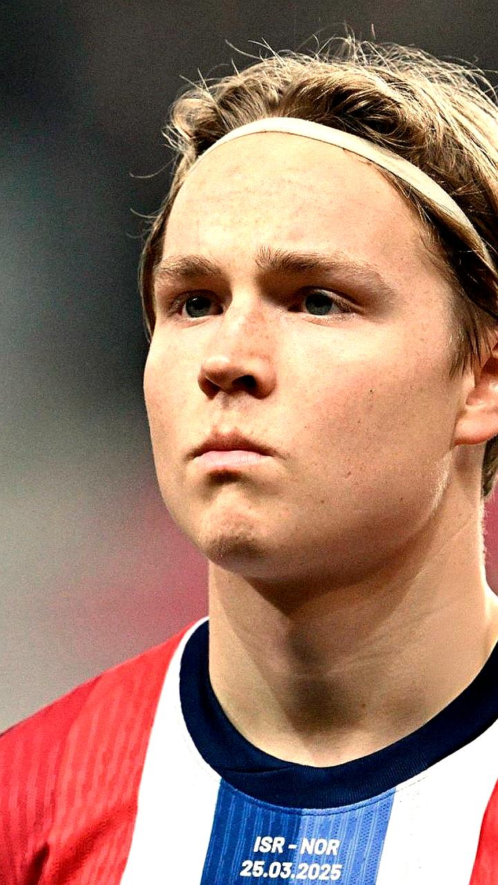 Футболист Андреас Скьеллеруп обвинен в распространении порнографии с участием несовершеннолетних