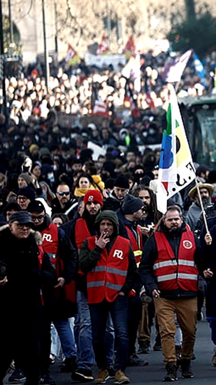 Франция ожидает рост долговой нагрузки до 74 млрд евро в 2024 году