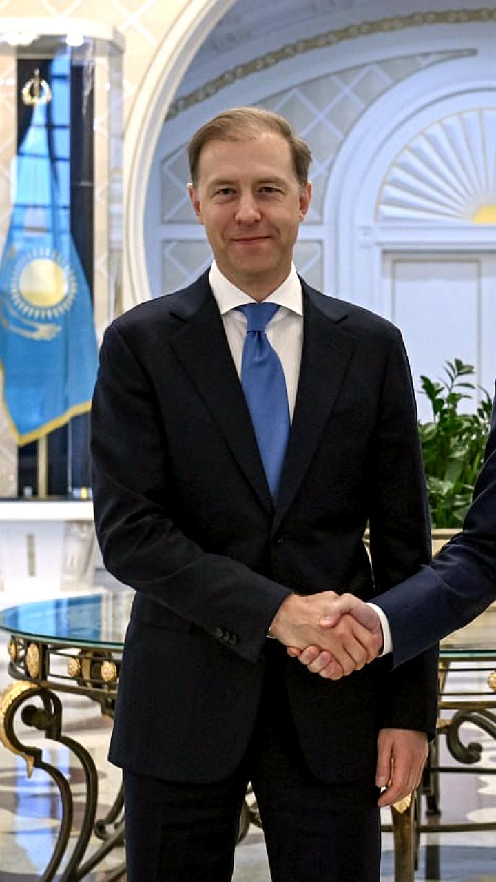 Денис Мантуров обсудил проекты промышленной кооперации в Казахстане