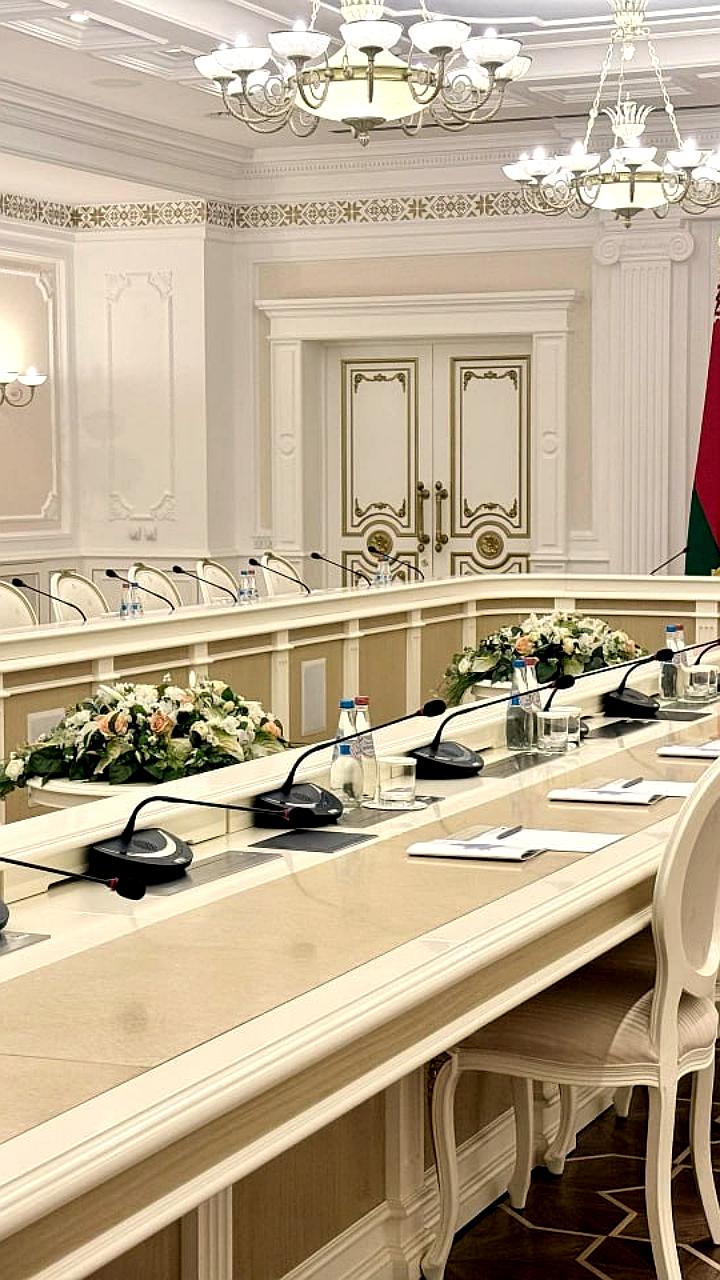 Лукашенко обсуждает Программу социально-экономического развития Беларуси на 2026-2030 годы