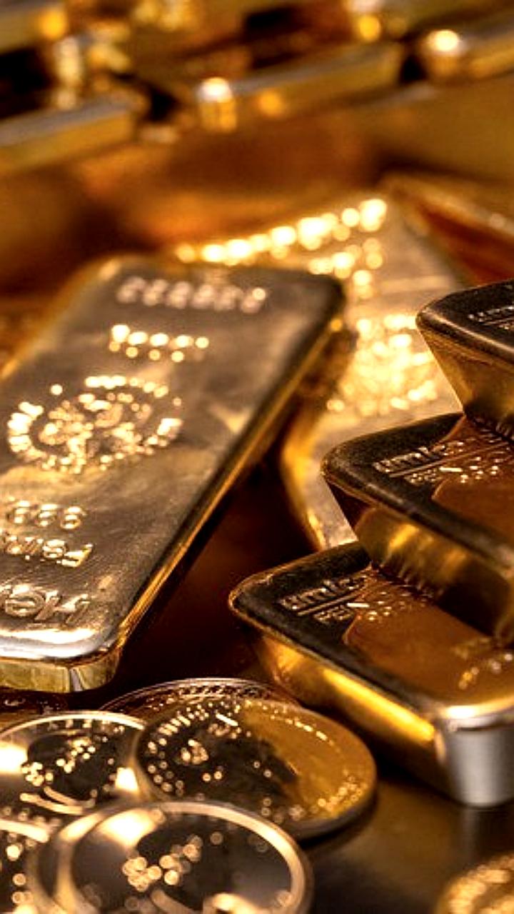 Фьючерсы на золото достигли исторического максимума в 4 061,90 долларов