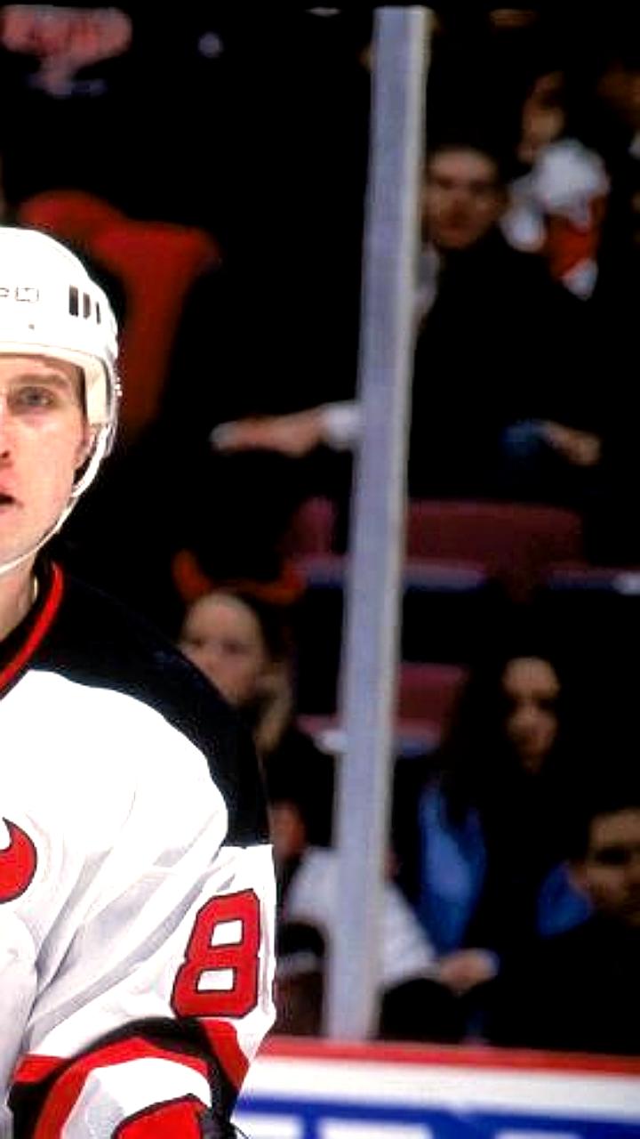 Александр Могильный введён в Зал хоккейной славы в Торонто