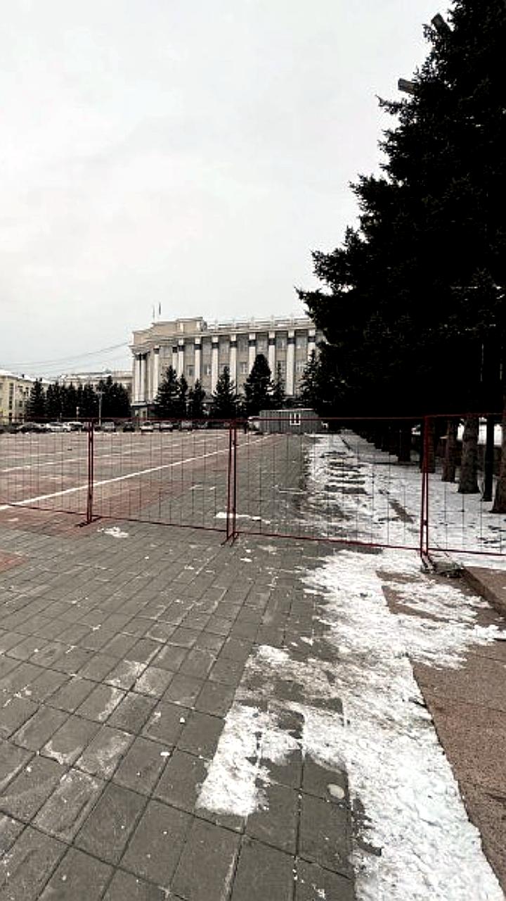 Благовещенск готовится к Новому году с новыми сказочными украшениями