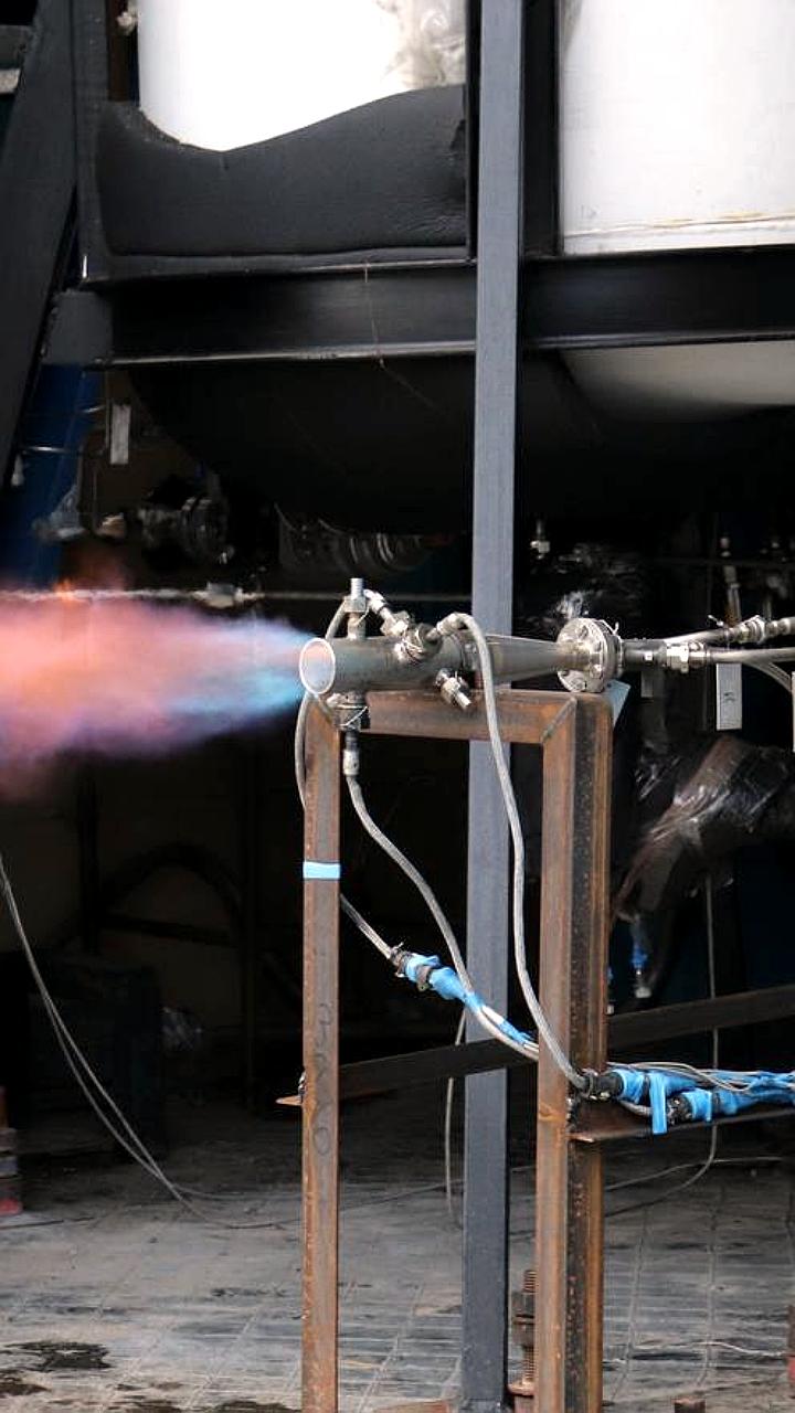 Роскосмос успешно завершил первую огневую отработку запального устройства для нового ракетного двигателя РД 0177М