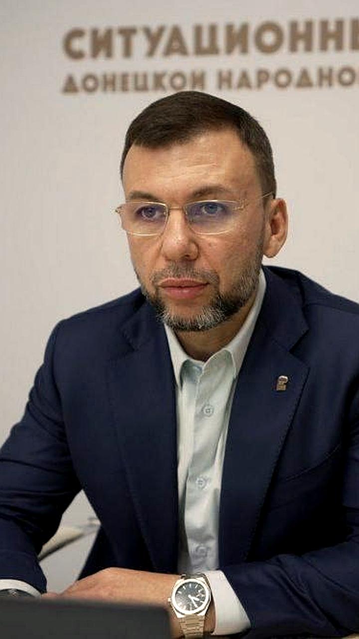 В ДНР более 200 волонтеров помогают доставлять воду нуждающимся