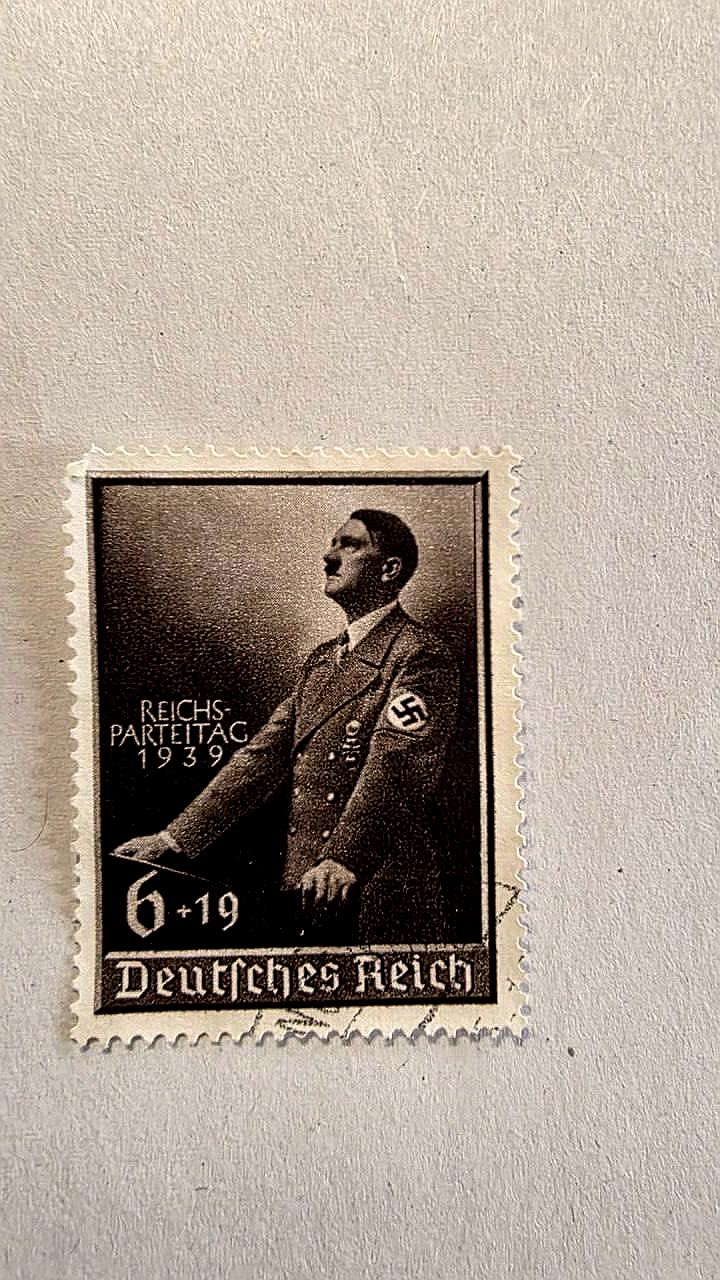 На Украине задержаны филателисты с 14 тыс. марок нацистской символики