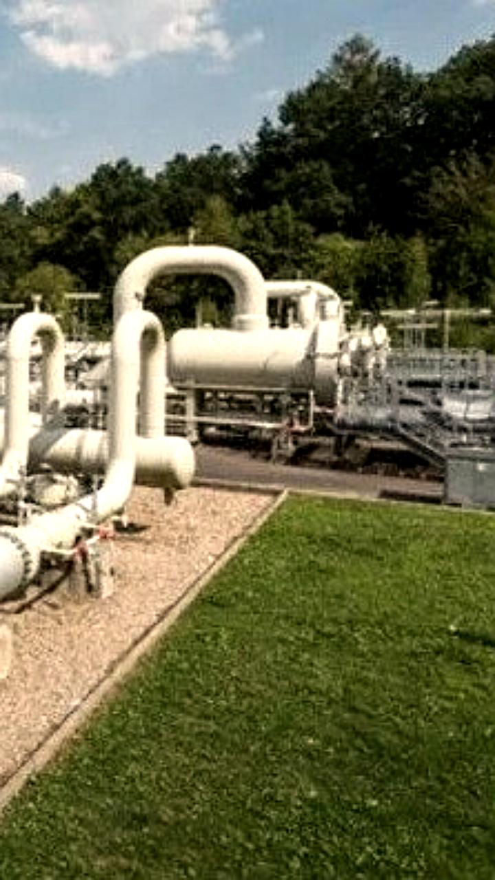 Германия требует от SEFE разорвать контракт с Ямал СПГ