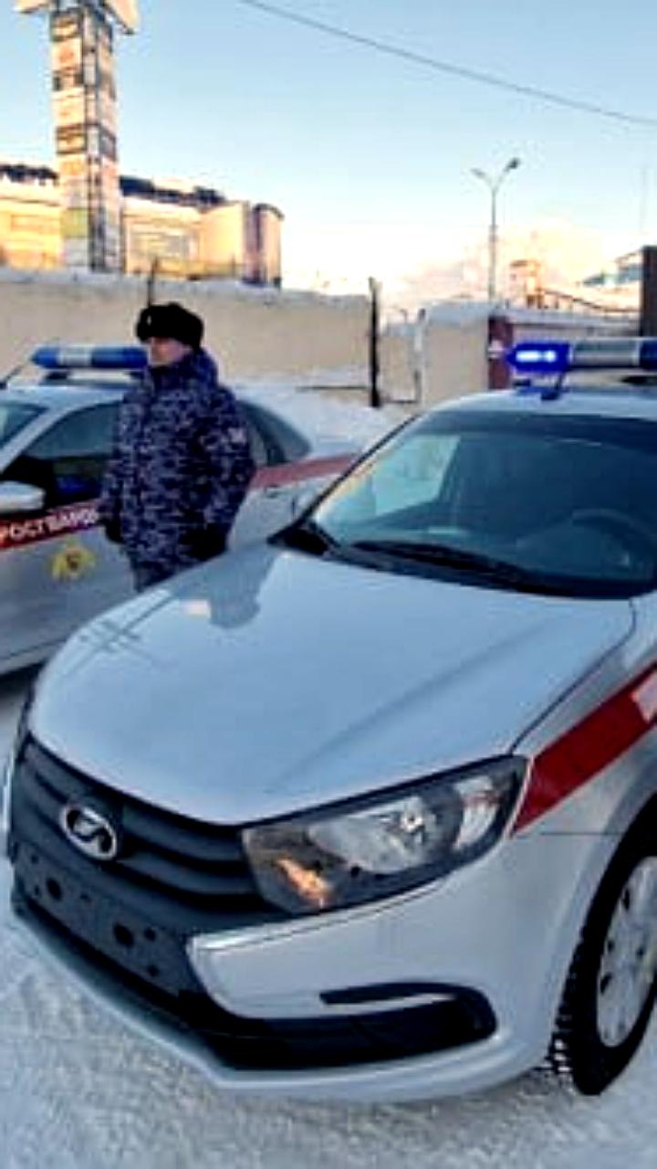 Задержание подозреваемого в нападении с ножом в Нефтеюганске и осуждение жителя Черногорска за причинение вреда здоровью