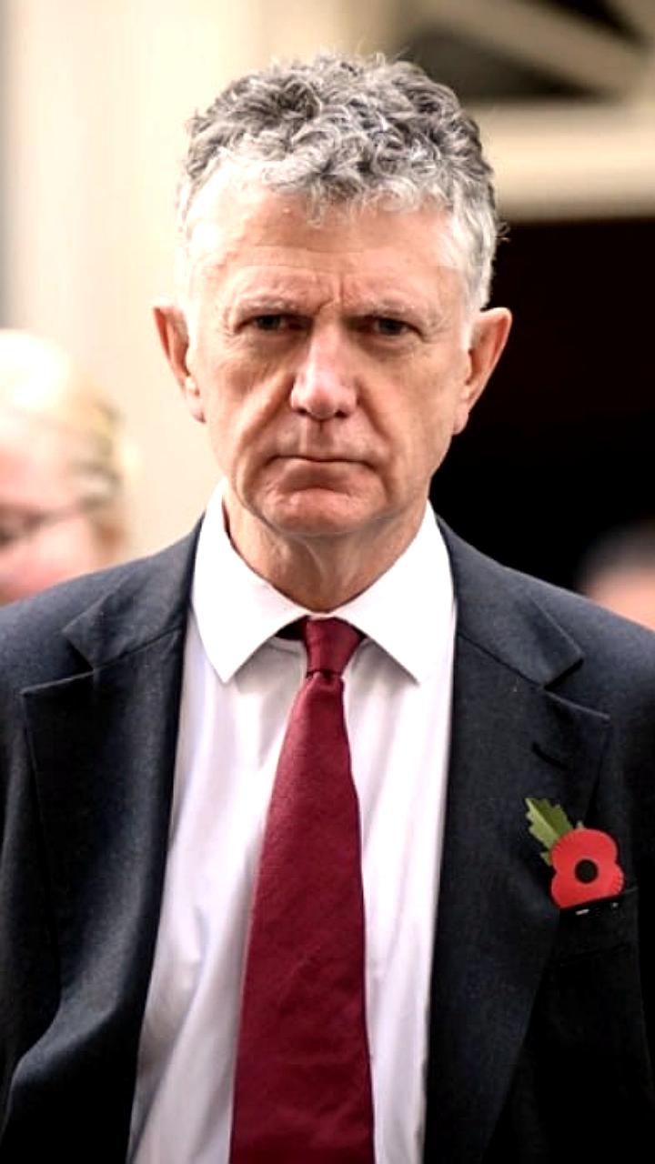 Советник премьер-министра Великобритании Джонатан Пауэлл безуспешно пытался установить контакт с российскими властями