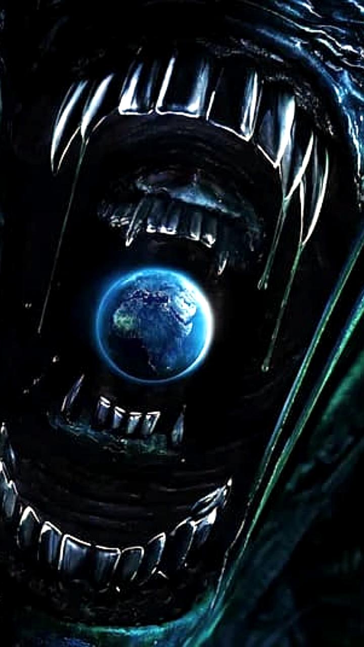 Сериал 'Чужой Земля' продлён на второй сезон с новым контрактом шоураннера Ноя Хоули