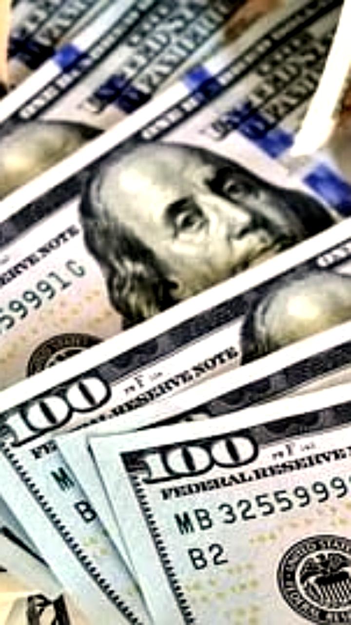 Нацбанк Кыргызстана устанавливает рекорд по продаже долларов на валютном рынке