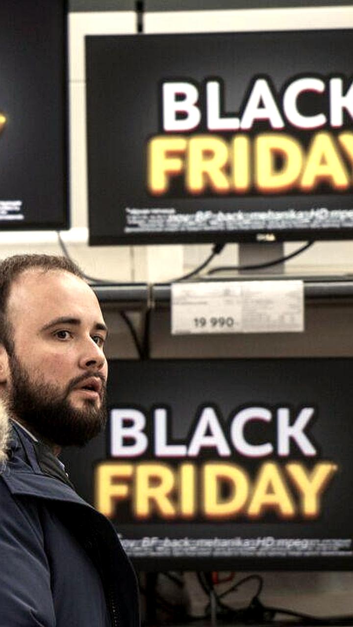 Американские компании отменяют распродажи черной пятницы из-за таможенных пошлин