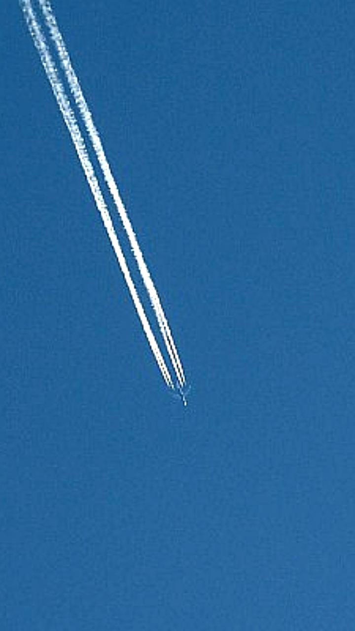 Кабмин продлил эксперимент по статистике цен на авиабилеты эконом-класса до 2027 года