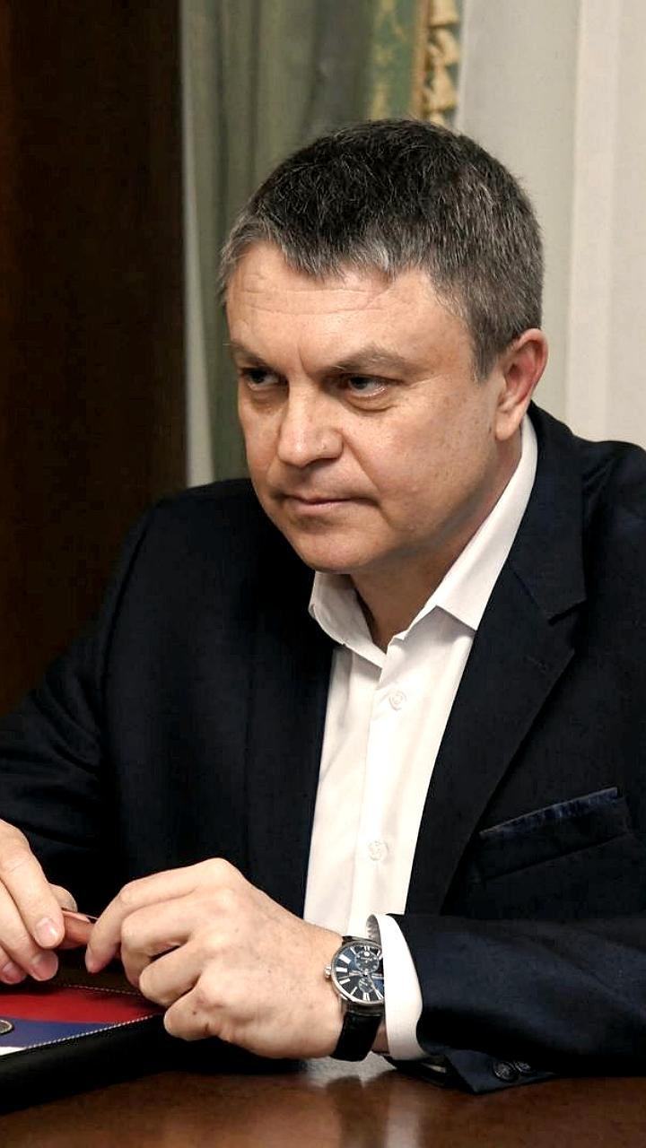 Леонид Пасечник подписал законы о международных связях и юридической помощи в ЛНР