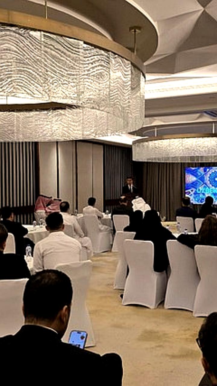 Иран и Узбекистан обсуждают развитие туризма на Генеральной ассамблее ВТО