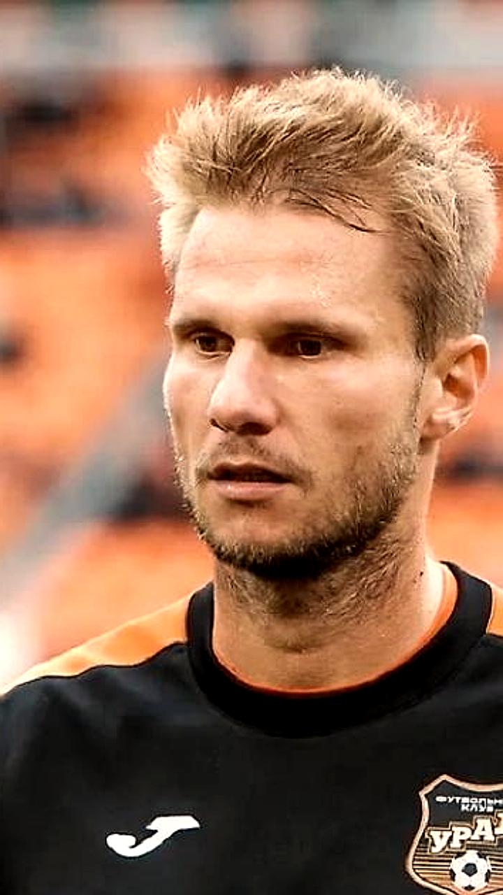 Экс-защитник ФК Урал Грегор Балажиц удивлён снежными улицами Екатеринбурга