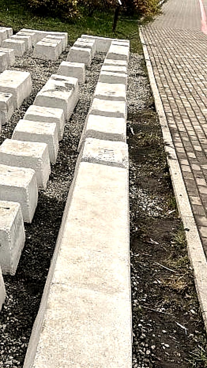 Артемий Лебедев раскритиковал реставрацию памятника клавиатуре в Екатеринбурге