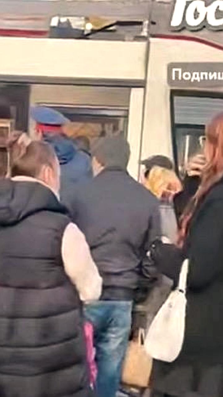 Инциденты с ножом на вокзалах в Париже и Ростове