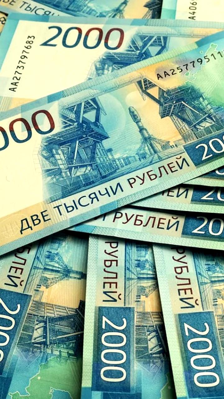 Рост зарплат в России: лидеры августа в IT и производстве