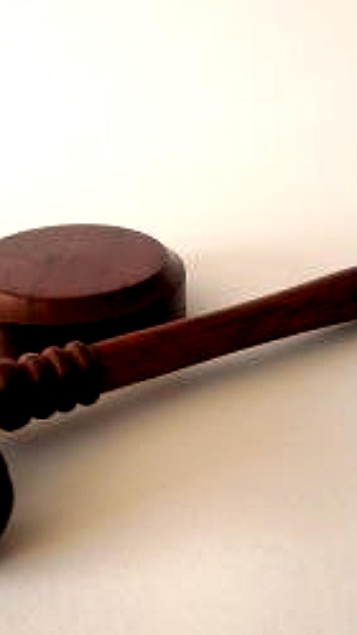 Суд обязал выплатить компенсацию за травмы, причиненные курьером и водителем автобуса