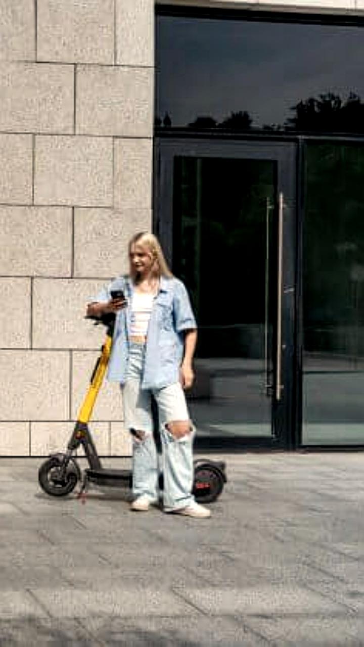 Москва установила рекорд по поездкам на электросамокатах в 2025 году