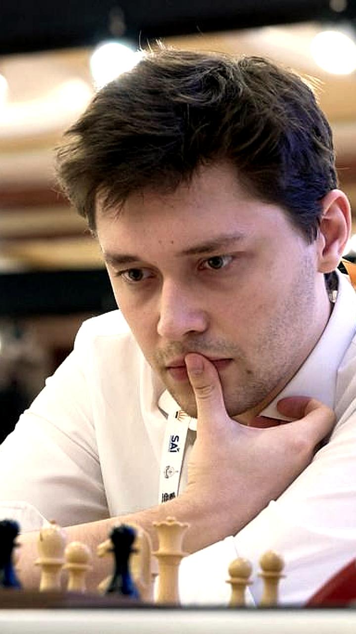Андрей Есипенко вышел в четвертьфинал Кубка мира FIDE после победы над Алексеем Гребневым