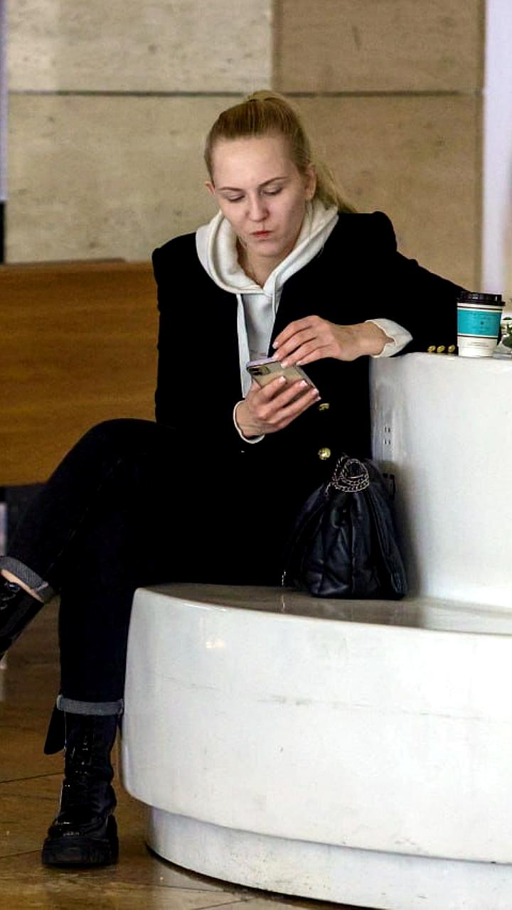 Эксперты предупреждают о рисках подключения смартфонов к общественным зарядным станциям