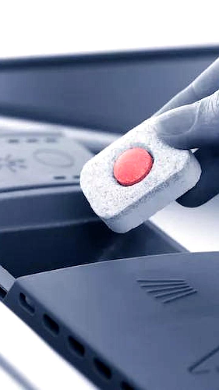 Эксперт предупреждает о рисках использования таблеток для посудомоечных машин