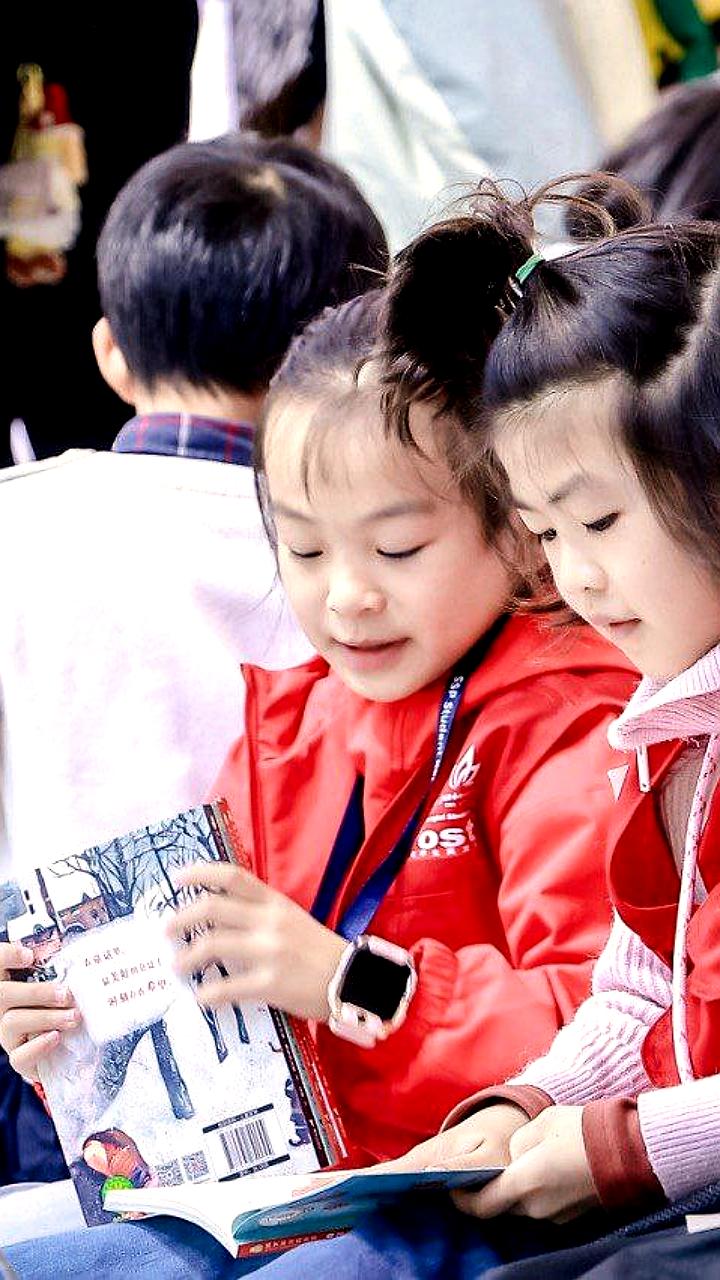 Российские детские книги вызывают интерес на международной ярмарке в Шанхае