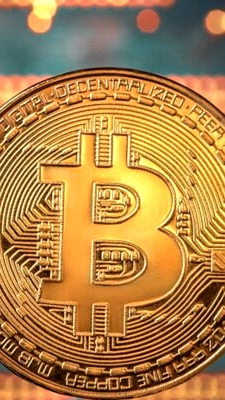 Крипторынок теряет капитализацию, инвесторы и эксперты обсуждают будущее BTC