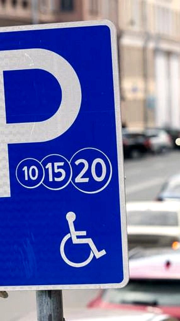 Снижение числа автомобилей в центре Петербурга на 25% после введения новых тарифов на парковку