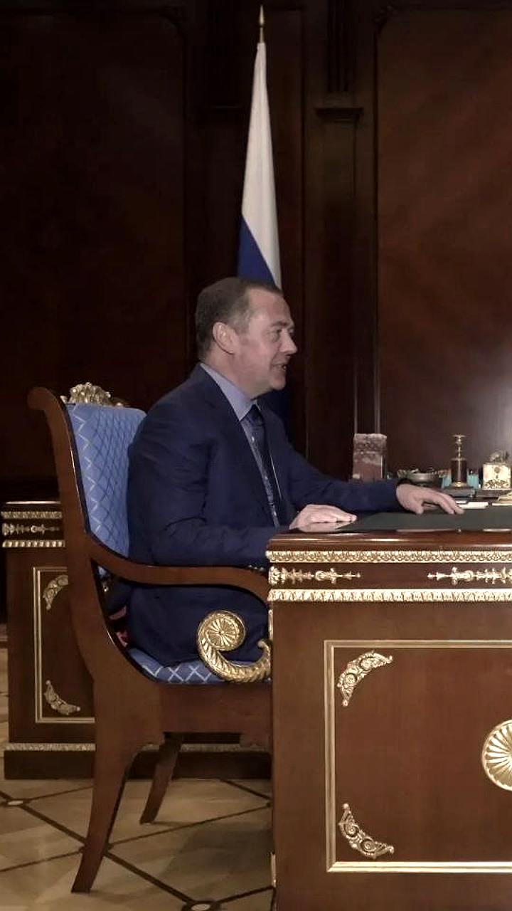 Медведев и Хинштейн обсудили финансирование историко-культурного кластера в Курской области