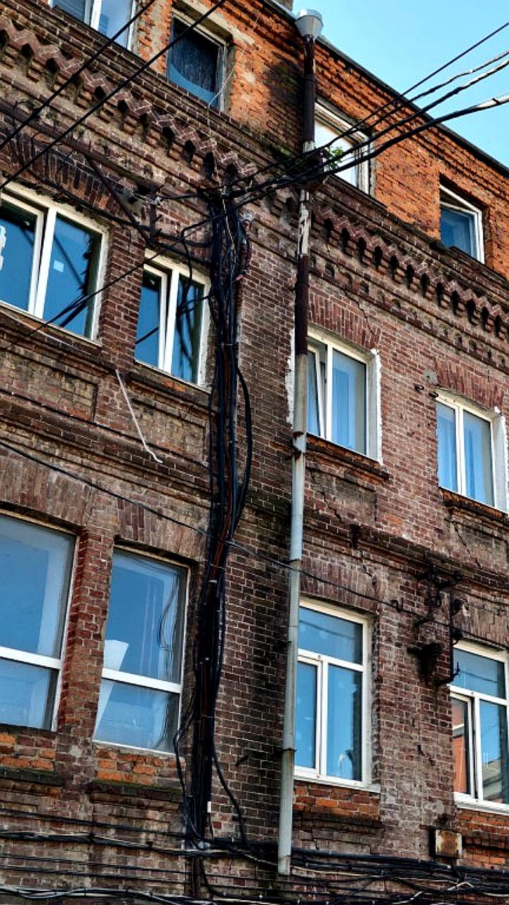 Аукционы на продажу нежилых помещений в Омске и Владивостоке